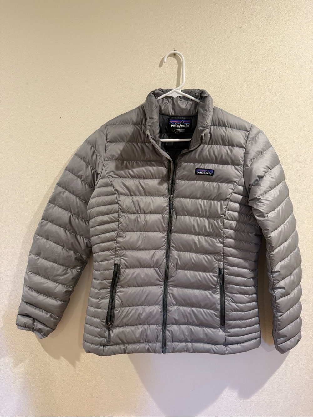 Patagonia Down Sweater Jacket Women’s Medium (worn Once)